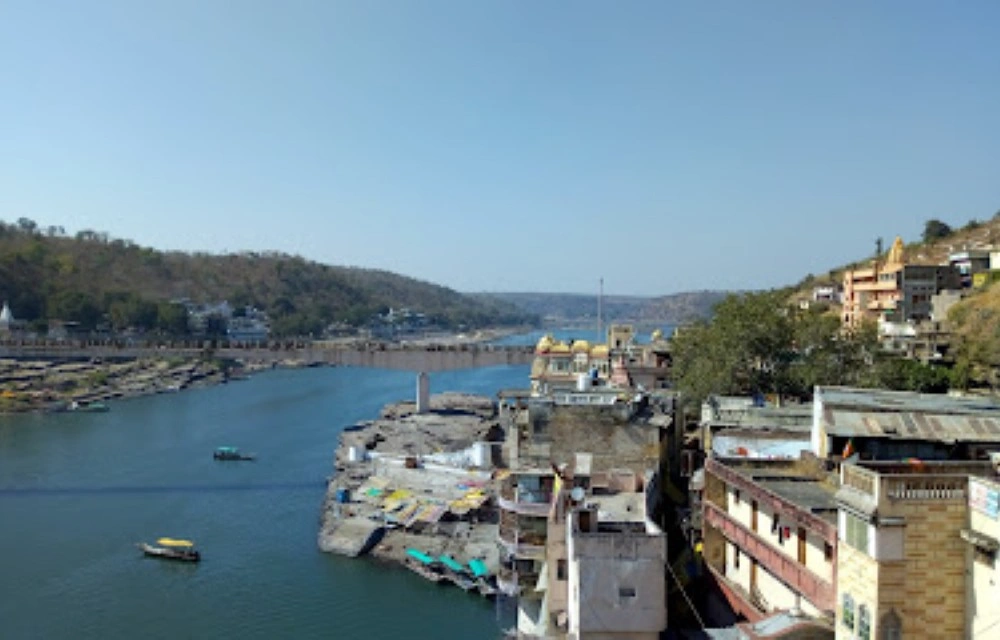 Shri Omkareshwar Jyotirlinga Temple - 86 KM