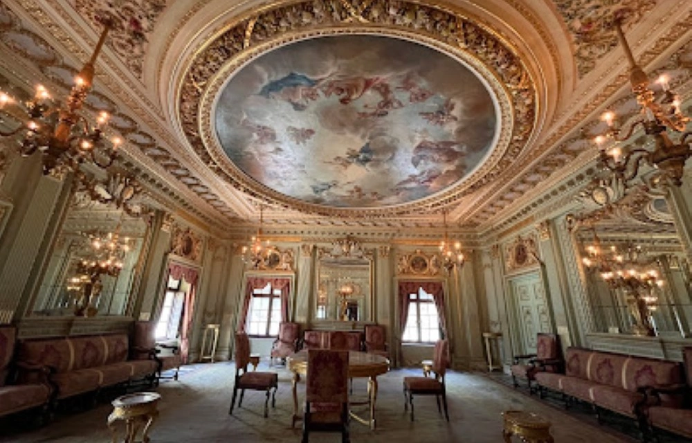 Lal Bagh Palace