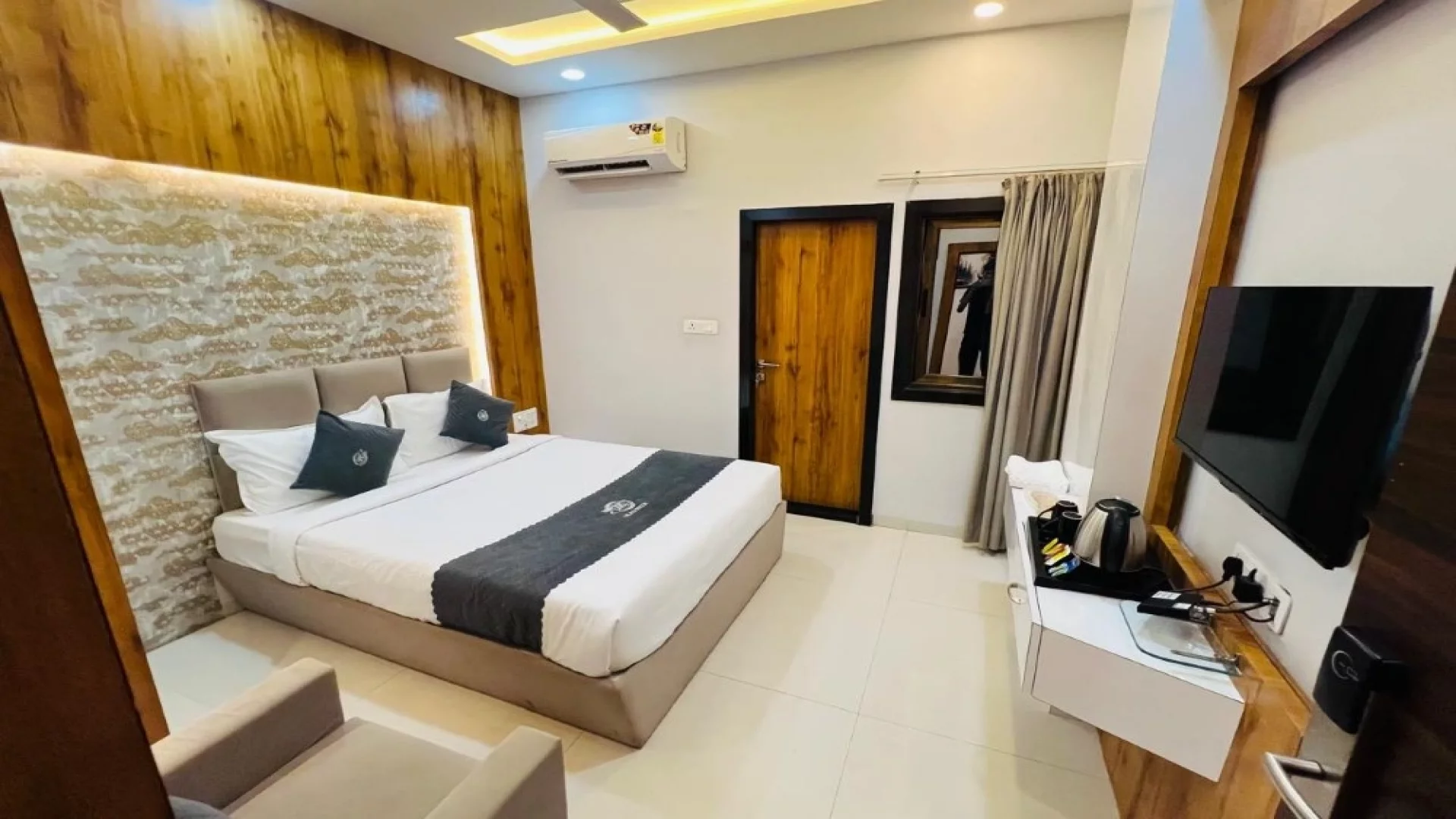 Hotel Madhur